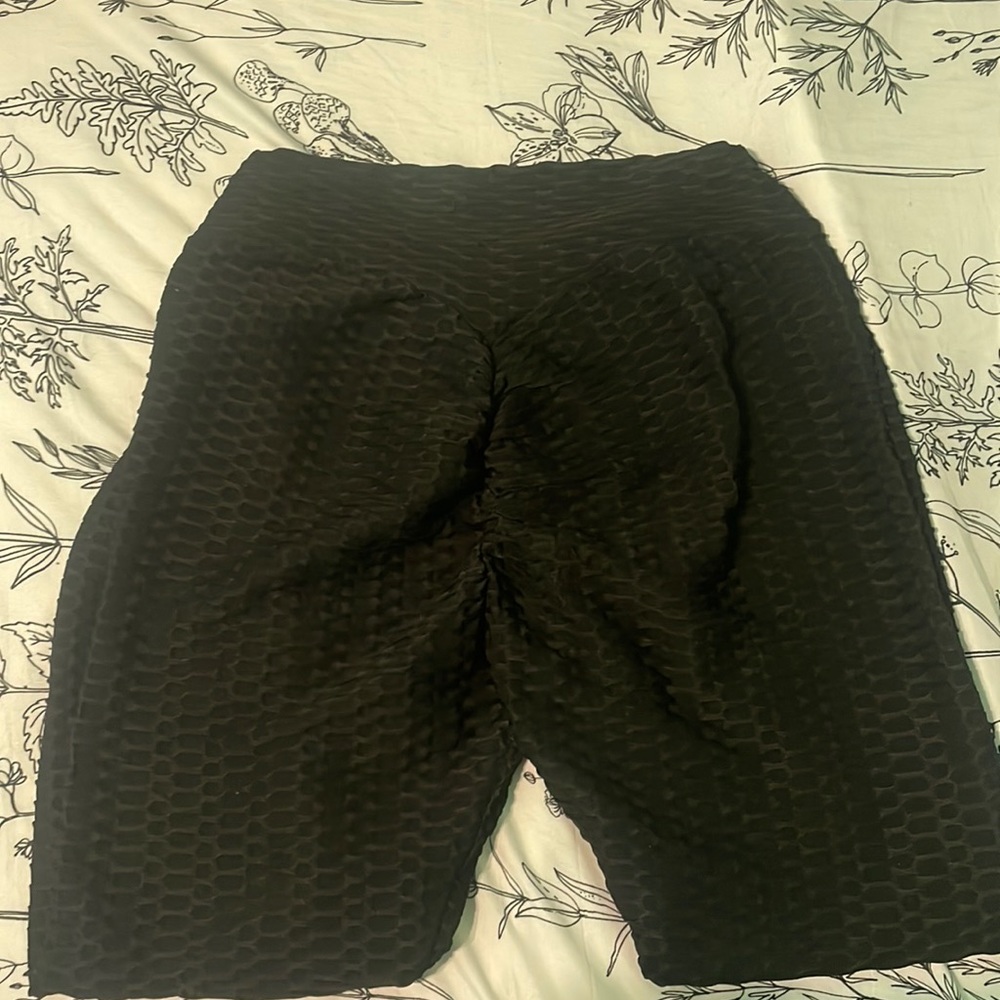 VIRAL TIKTOK BOOTY LEGGINGS